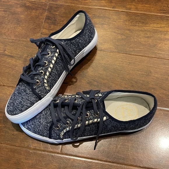 JACK ROGERS SNEAKERS size 10 - Picture 2 of 6